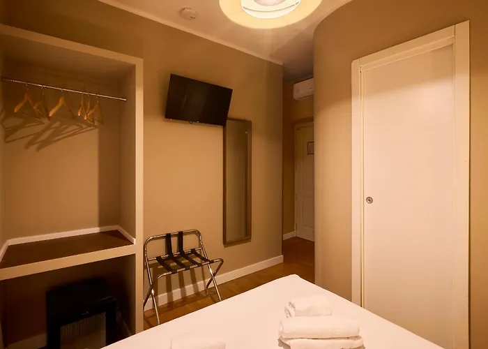 Hotel Dem 2*