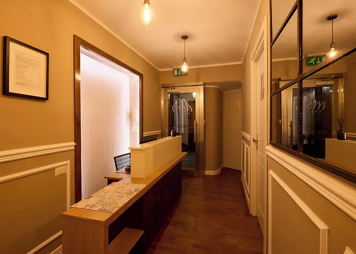 Ξενοδοχείο Dem 2*